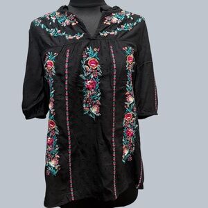 Sundance Black Top with Colorful Floral Embroidery size XS